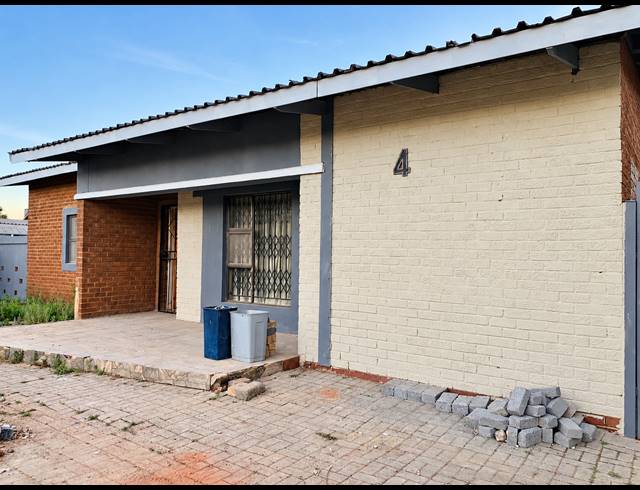 3 BEDROOM FREEHOLD FOR SALE IN VANDERBIJLPARK SW 1